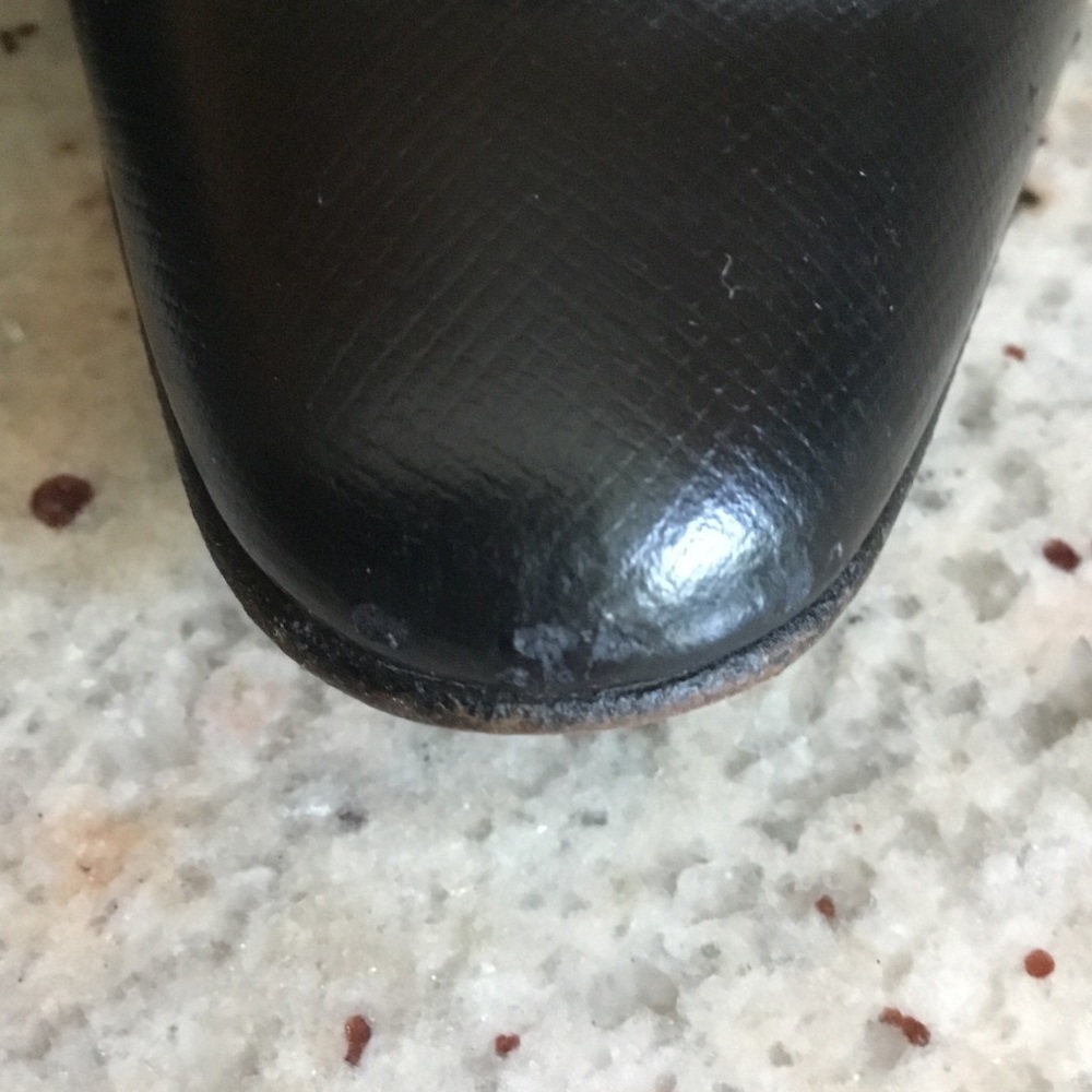 Vintage Salvatore Ferragamo Black Leather Pumps - Picture 4 of 12